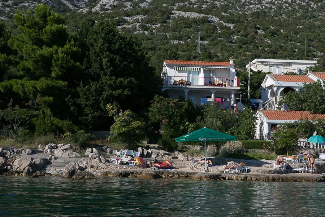 Apartmani Herceg Karlobag Exterior photo