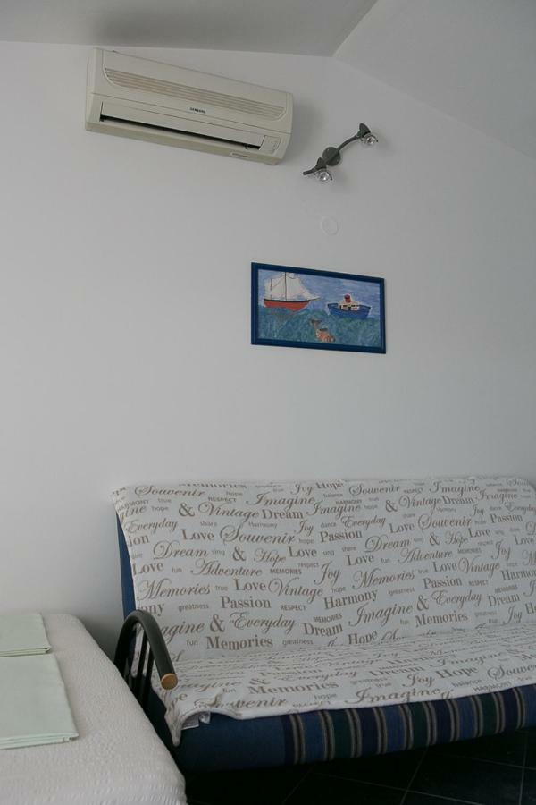 Apartmani Herceg Karlobag Exterior photo