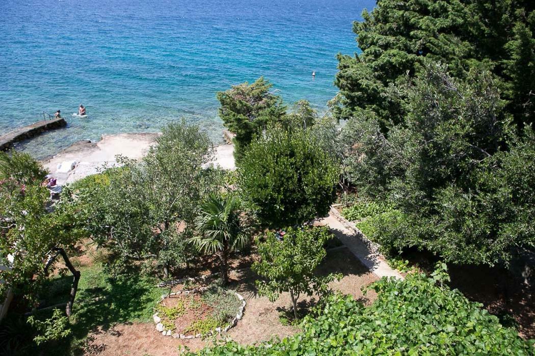 Apartmani Herceg Karlobag Exterior photo
