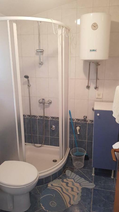 Apartmani Herceg Karlobag Exterior photo